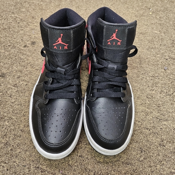 Size 7.5 - Jordan 1 Mid Siren Red 2021 - Picture 5 of 8